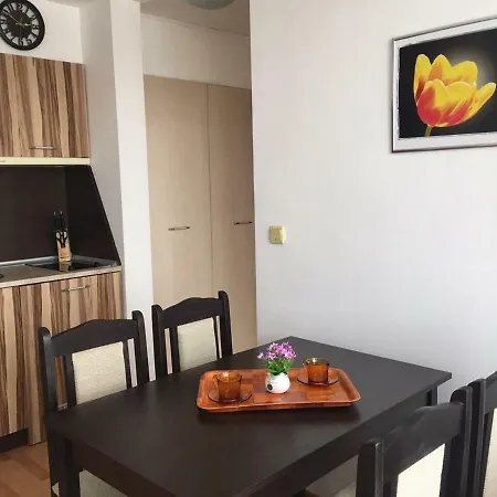 Eden Apartment *
